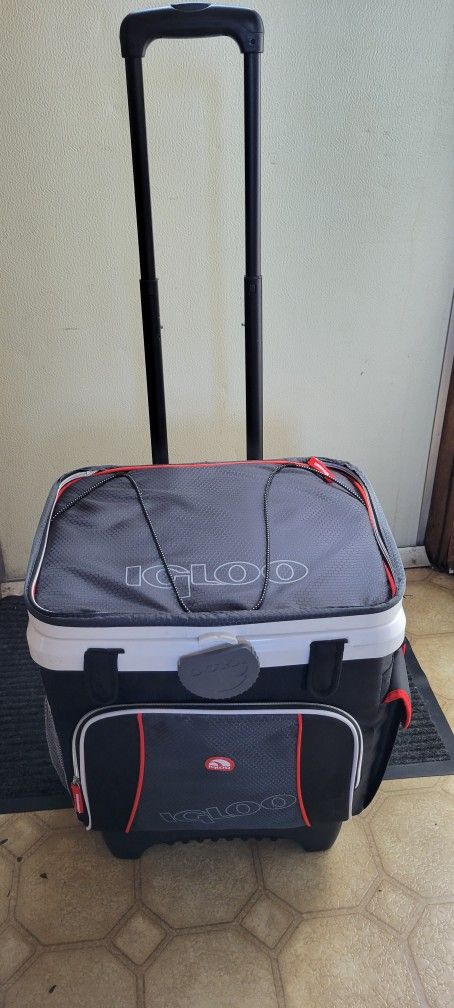 Igloo Cooler With Wheels.