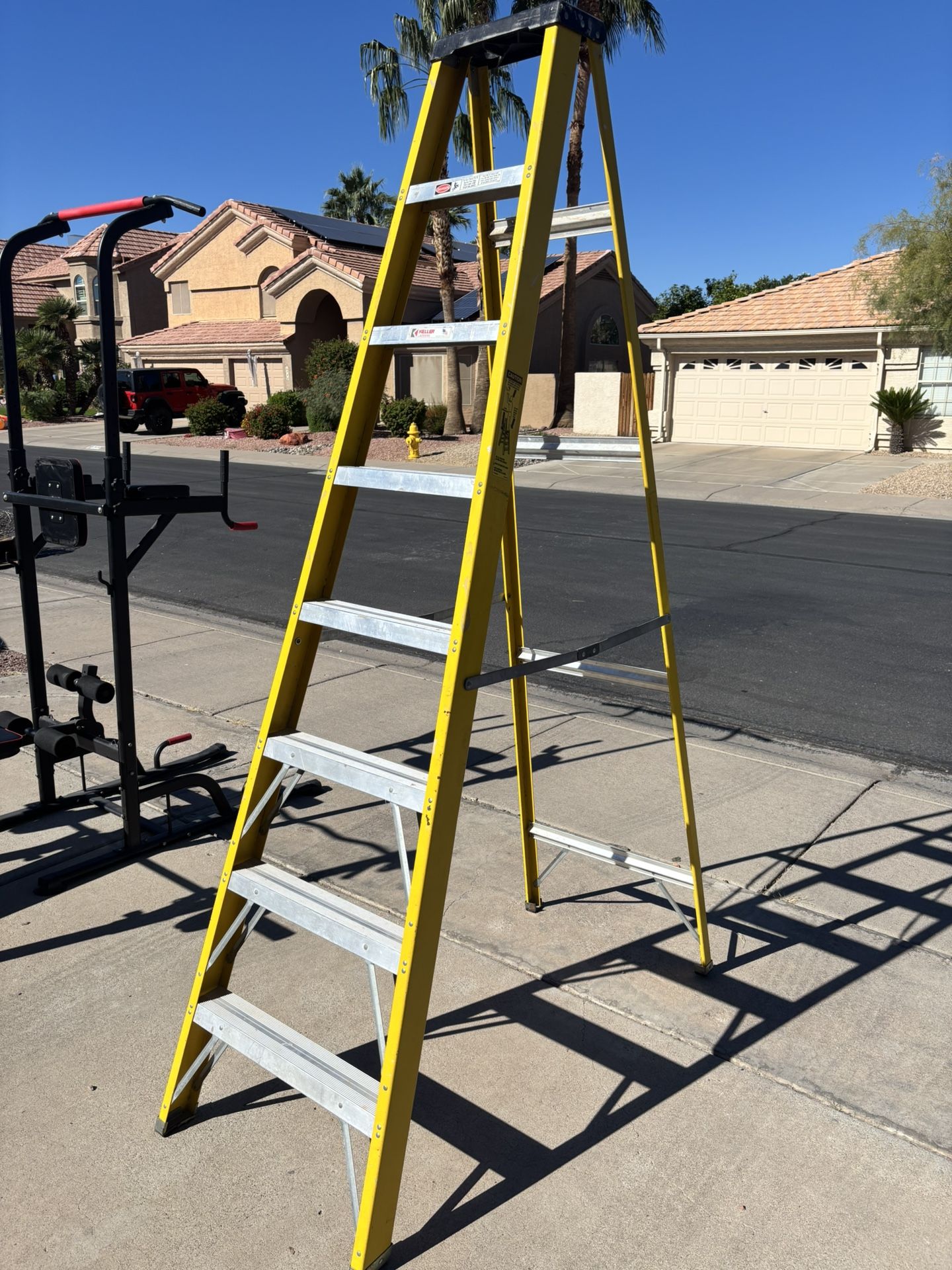 8’ Fiberglass Ladder 