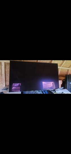 LG OLED77G3 TV (DOESN'T POWER ON) Retail $2500 Comes with original box (accepting offers)