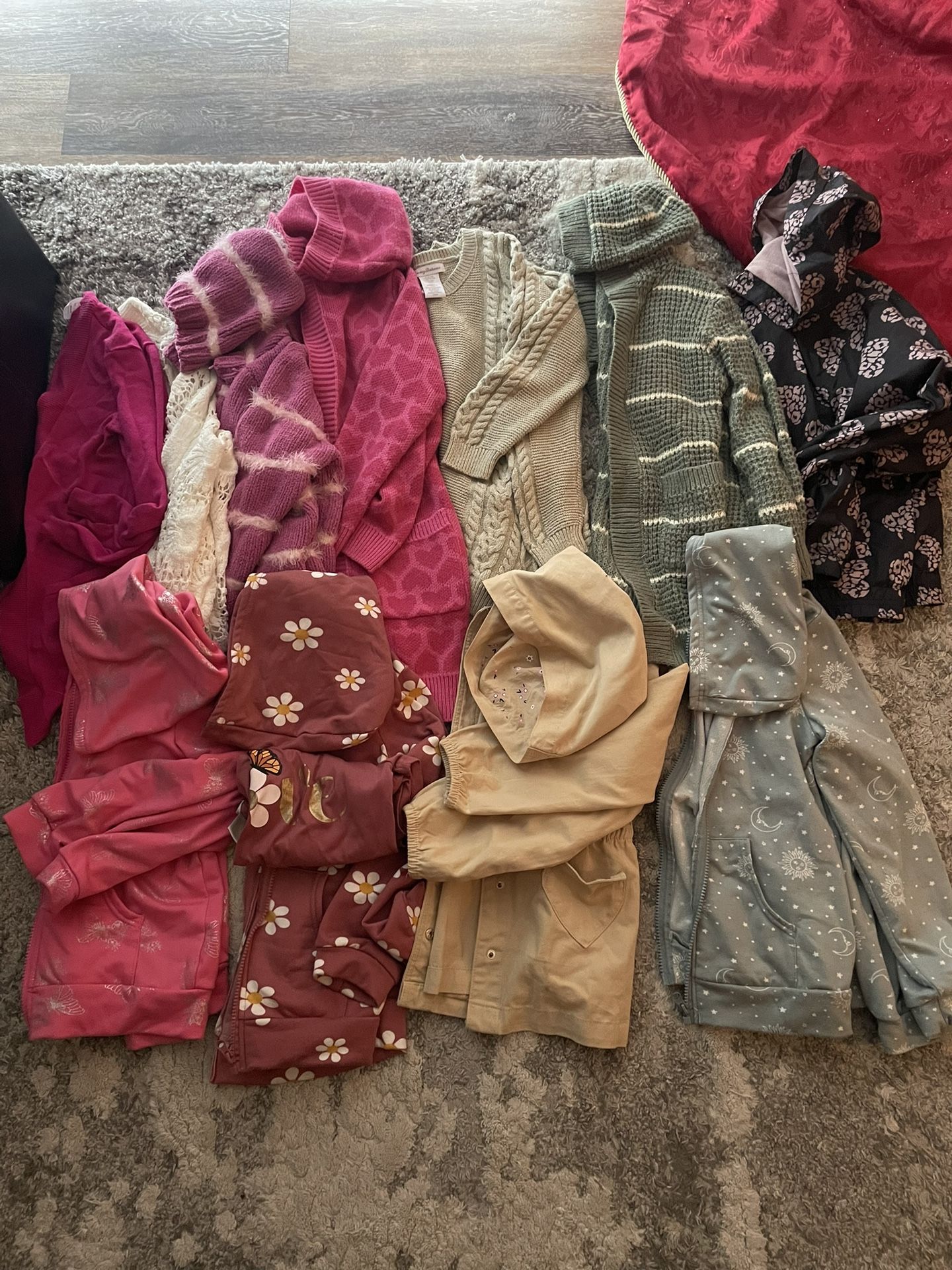 Girls’ Clothing 