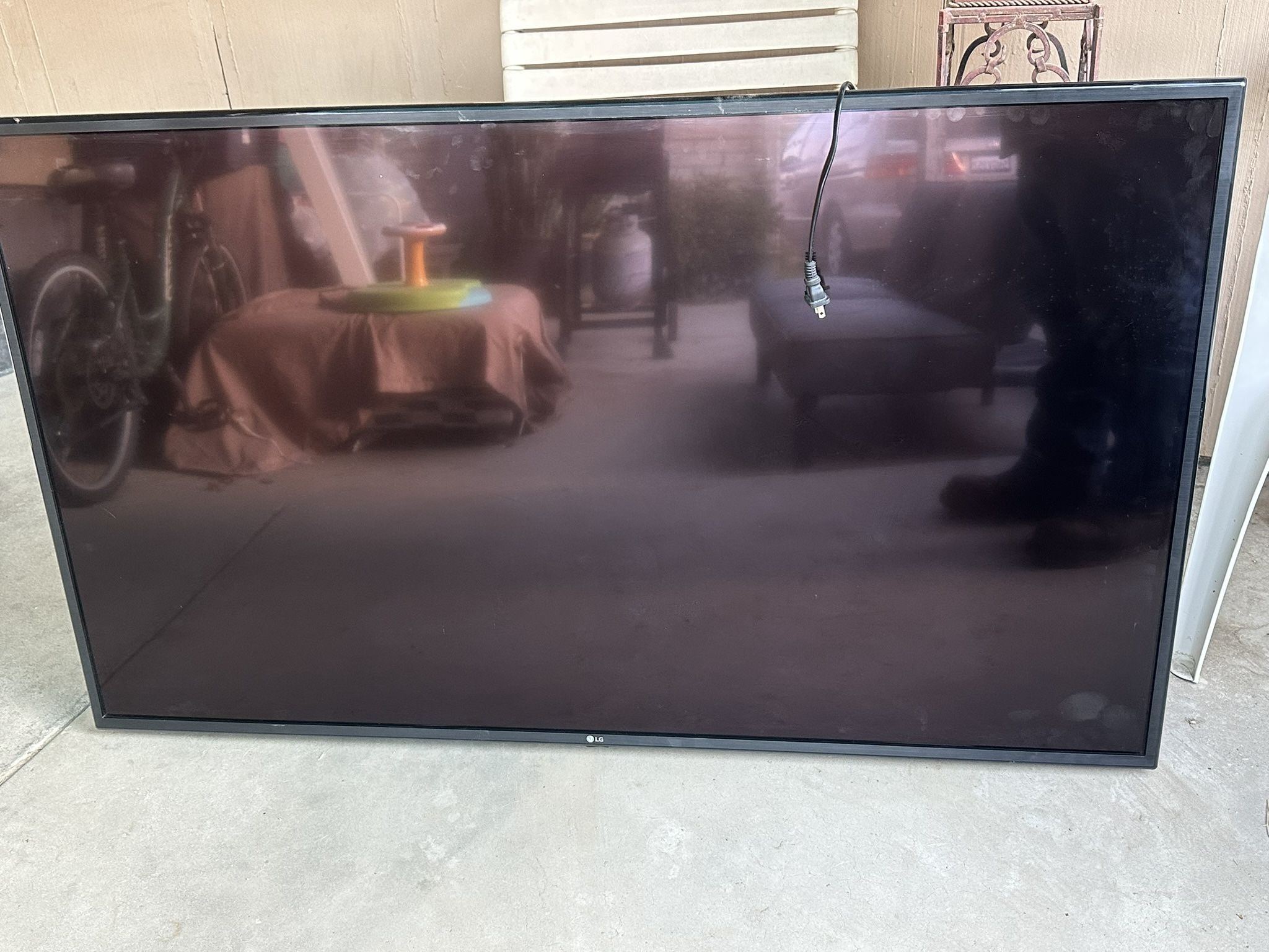 TV 55 Inch LG With No Remote
