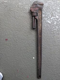 36” Pipe Wrench