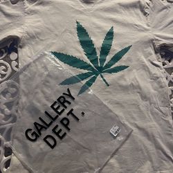 Gallery dept t shirt weed size large men