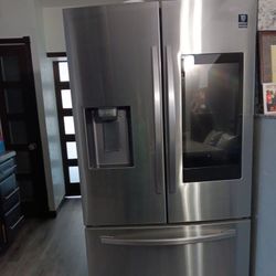 Samsung 26.5 Cu. Ft. Family Hub 4 - Door French Door Refrigerator 