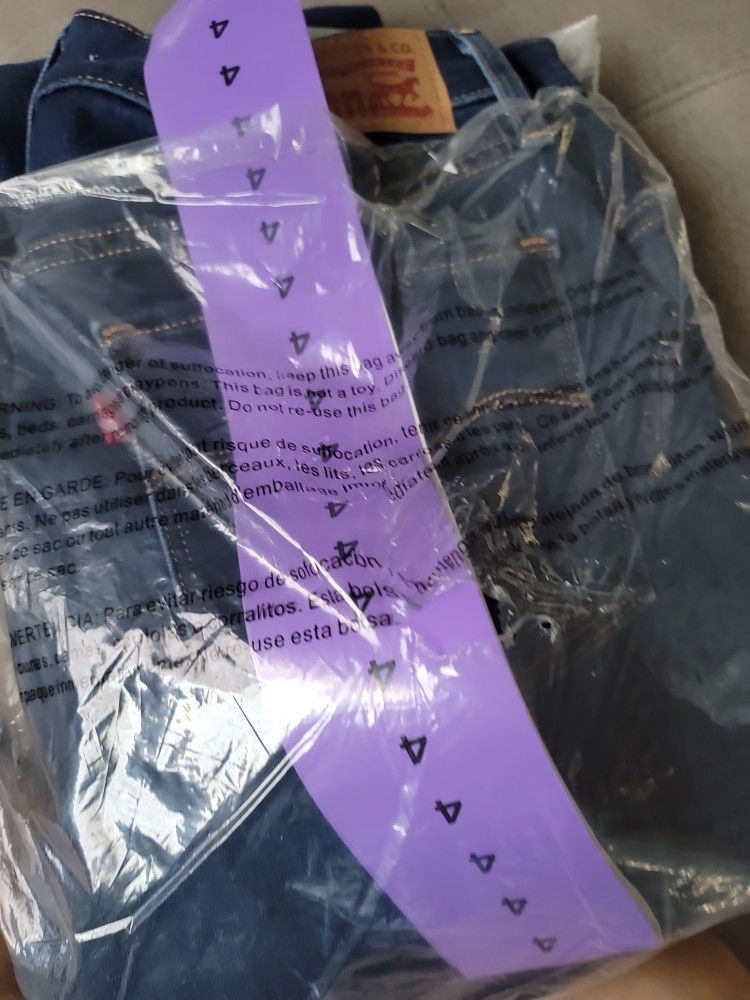 Levi De Mujer Size 4