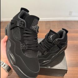 Nike air jordan 4 retro black cat size  7,7.5,8,8.5,9,9.5,10,10.5,11,12 