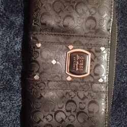 Guess Wallet