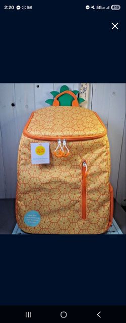 Pineaple cooler backpack. Brand new keep your food fresh in your trips
