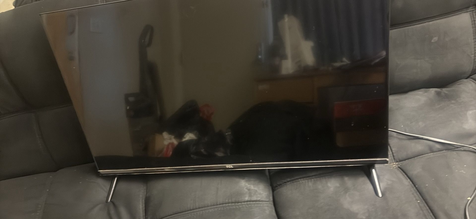 TCL 32β 1080p Smart TV (32S350G) β $70 OBO