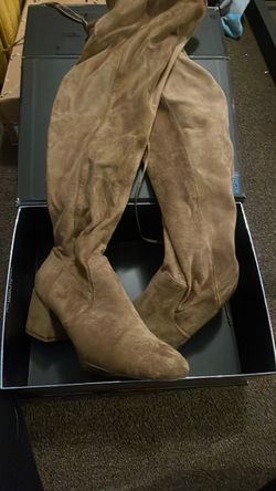 Boots size 6