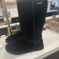 Size 10 Black Bear Paw Boots