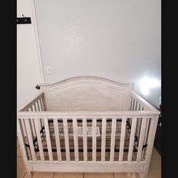 Davinci Charlie 4 In One Crib
