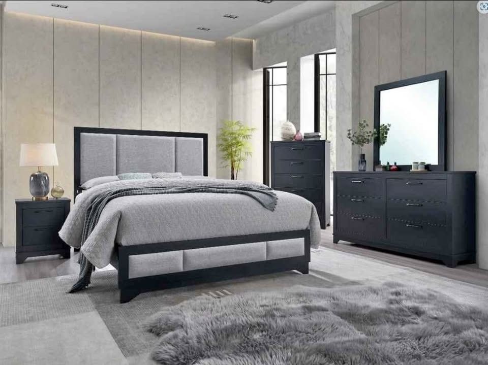 Carson Queen Bedroom Set
$625!!!