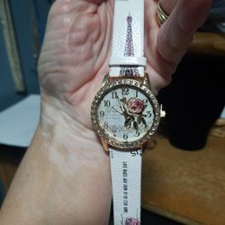 Pretty Elegant Watch White Leather Band New Never Worn