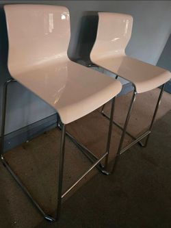 Set of 2 ikea chairs in white