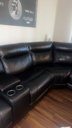 Leather L Shape Sectional Recliner Couch in excellent condition