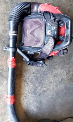 Gas powered leaf blower