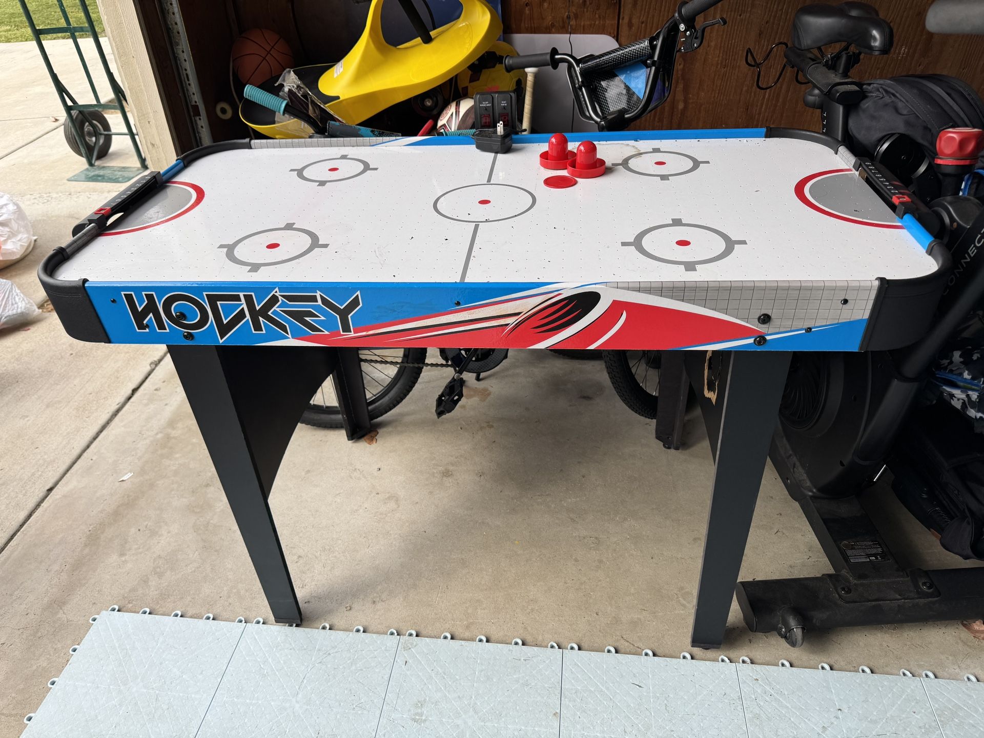 Air Hockey Table