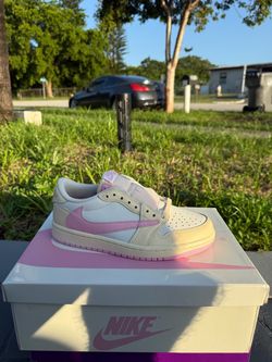 Travis Scott shy pink