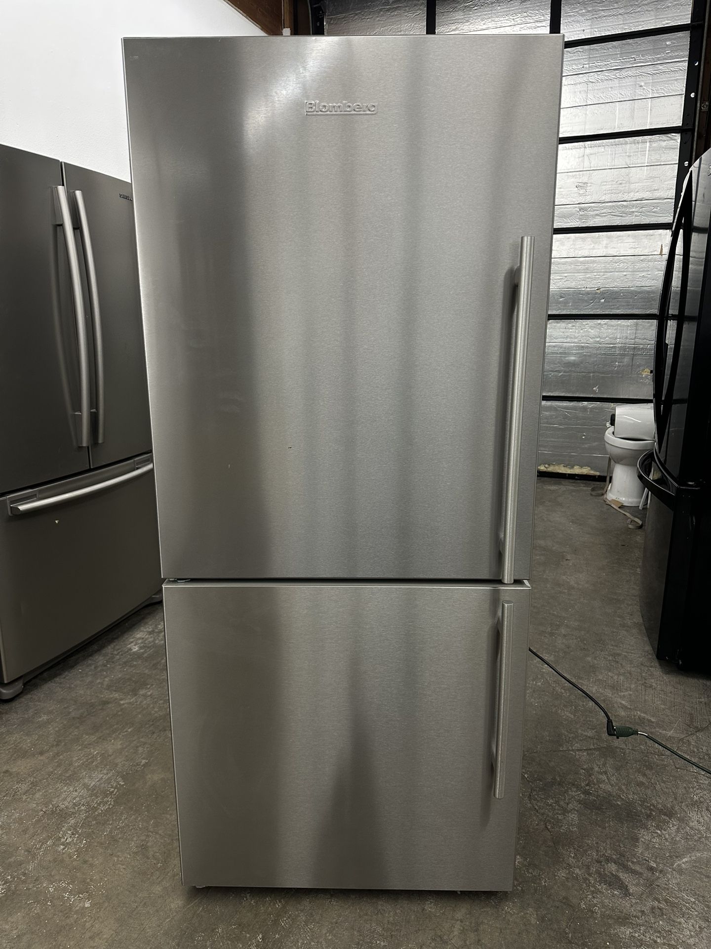 Blomberg Bottom Freezer Fridge *LIKE NEW*
