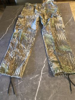 Walls Camo cargo pants with drawstring cuffs.  Shows 38-40 - but fits more like 34-36