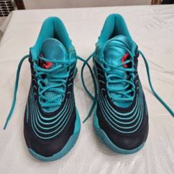 Mens nike sneakers size 10.5