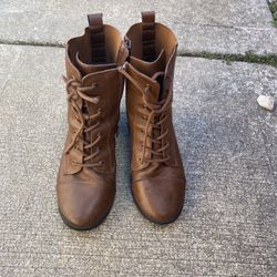 Women Winter Boot Size 8