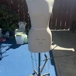 ROYAL Dress Form – Professional Female Missy Size 10, Model 1995 | Soft Tailor’s Mannequin, Made in USA