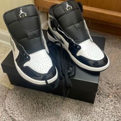 Air Jordan 1 SE’ Black White Metallic Silver’