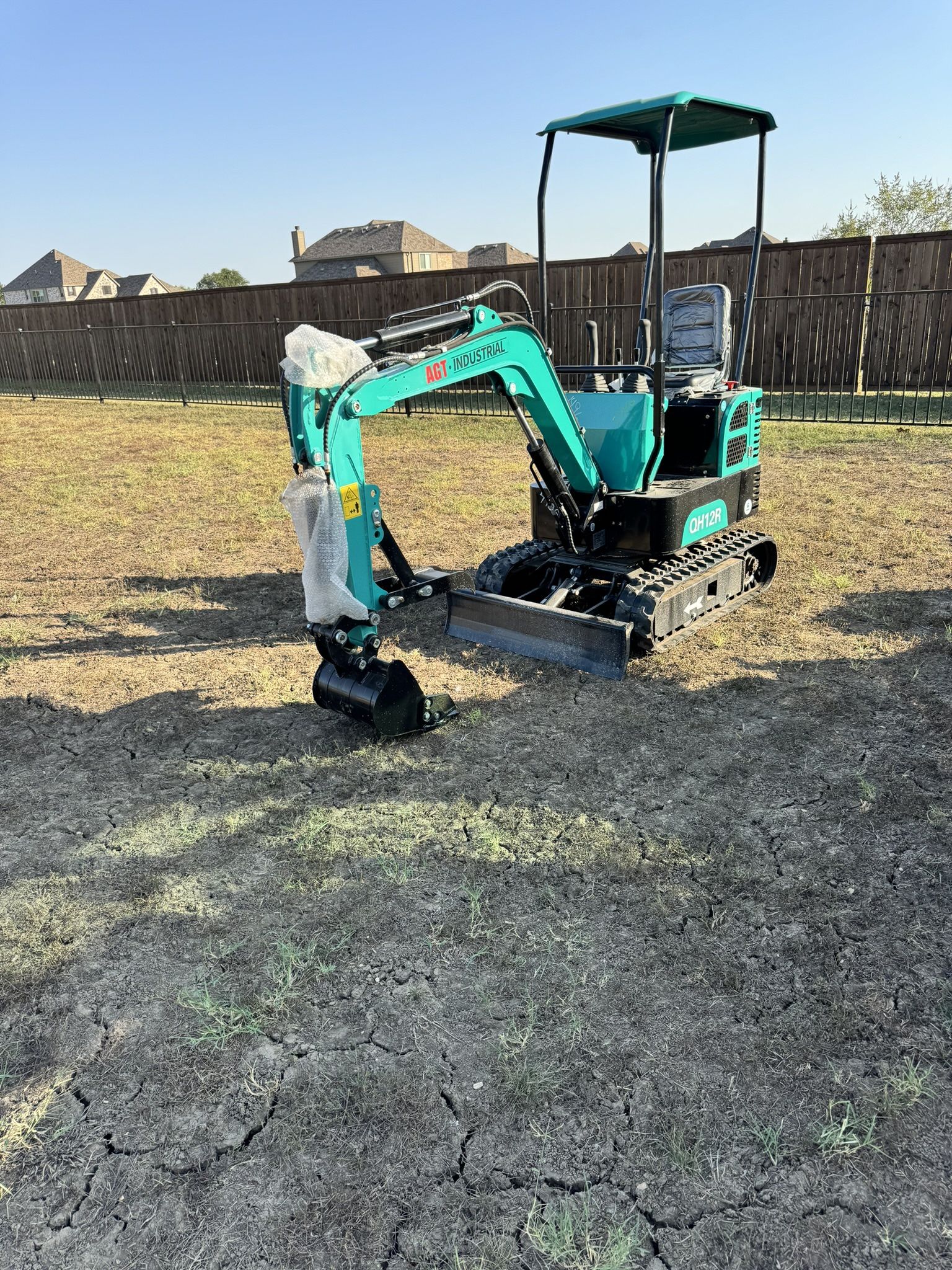 Mini Excavator With Attachments New