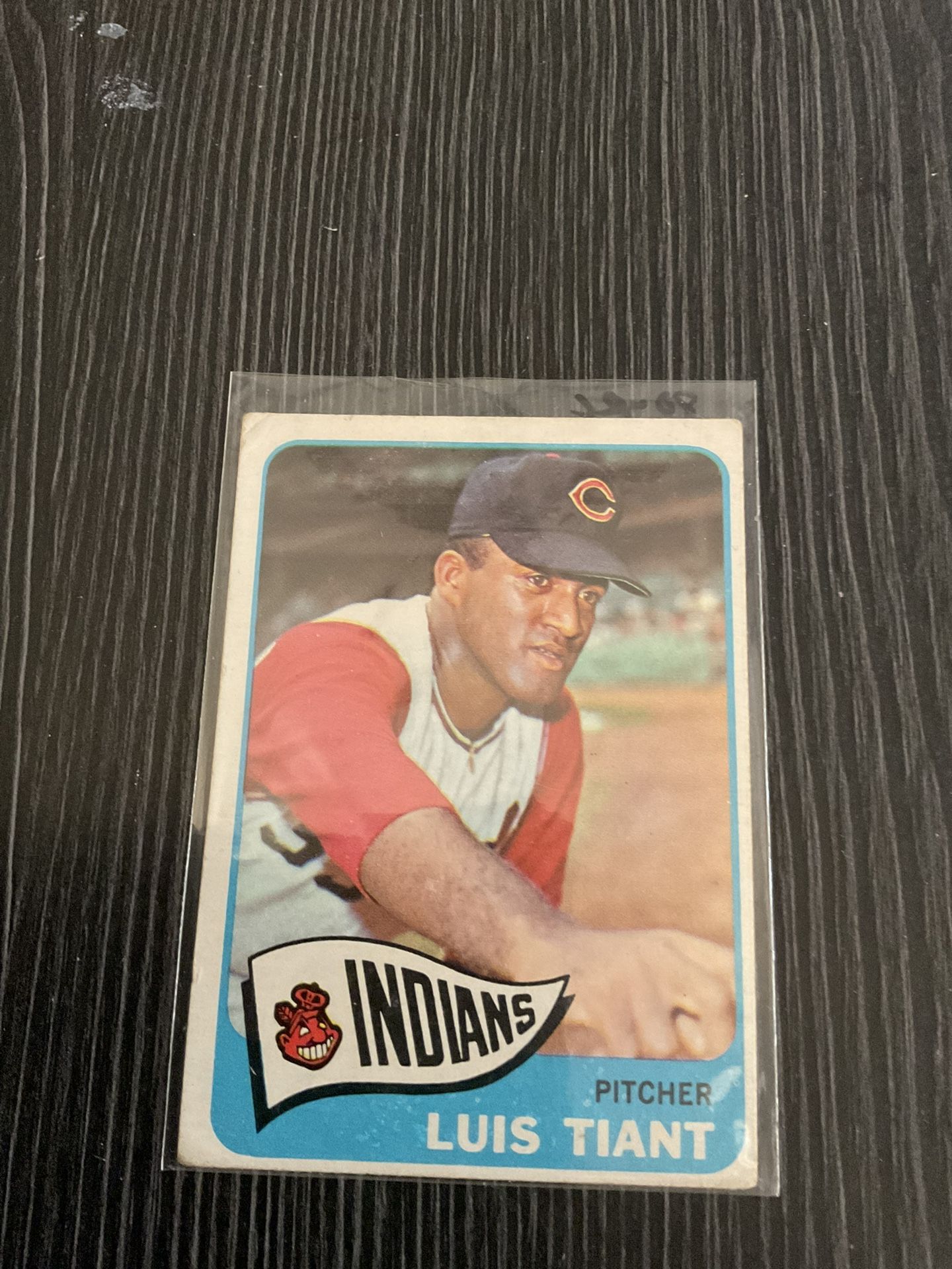 1965 Topps #145 Baseball Card Luis Tiant Rookie Card HBV $120 Cleveland Indians Boston Red Sox Legend