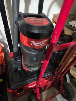 Milwaukee vacuum