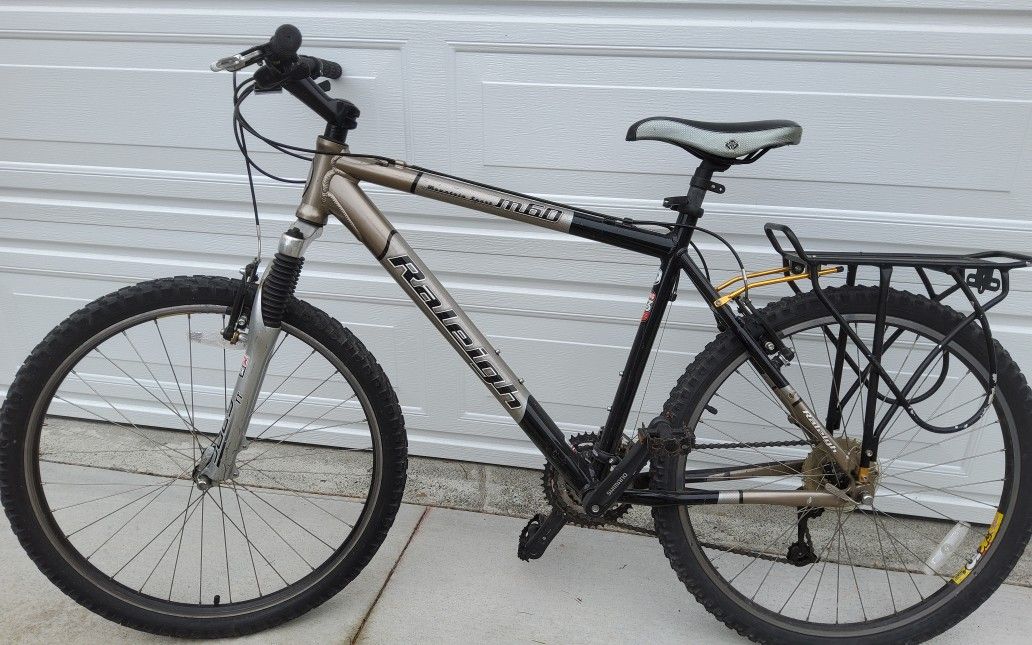 Raleigh m60 mountain discount sport