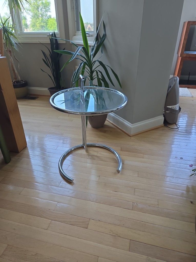 End Table Adjustable