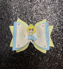 Cinderella faux leather bow w/clay princess 👸🏻🎀