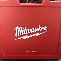 Milwaukee 3/8 Socket Set 