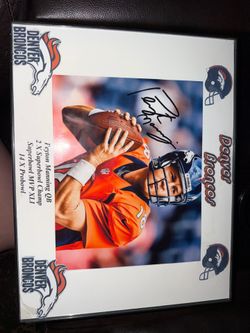 Peyton Manning Signed Denver Broncos 8x10 Framed Photo w/ COA