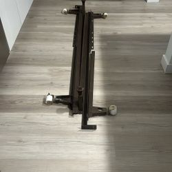 Queen size bed frame good condition