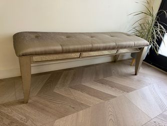 End of bed bench/sitting bench