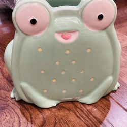 New,  Big Ceramic Planter, Very Cute Pot 7.5” x 8.5” x 10”