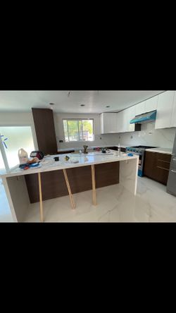 Instalamos Countertop y hacemos gabinetes de cosina