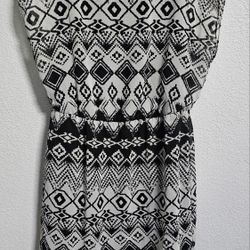AB Studio size small black & white dress S necklace Geo Geometric Unique Design

Excellent Pre-owned condition,  no flaws
Size S Small
A line
Fully li