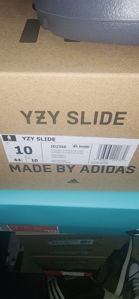 Yeezy Slides Slate Grey