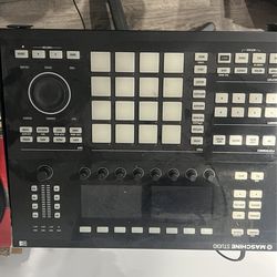 Native instrument machine studio midi controller no scratches excellent condition