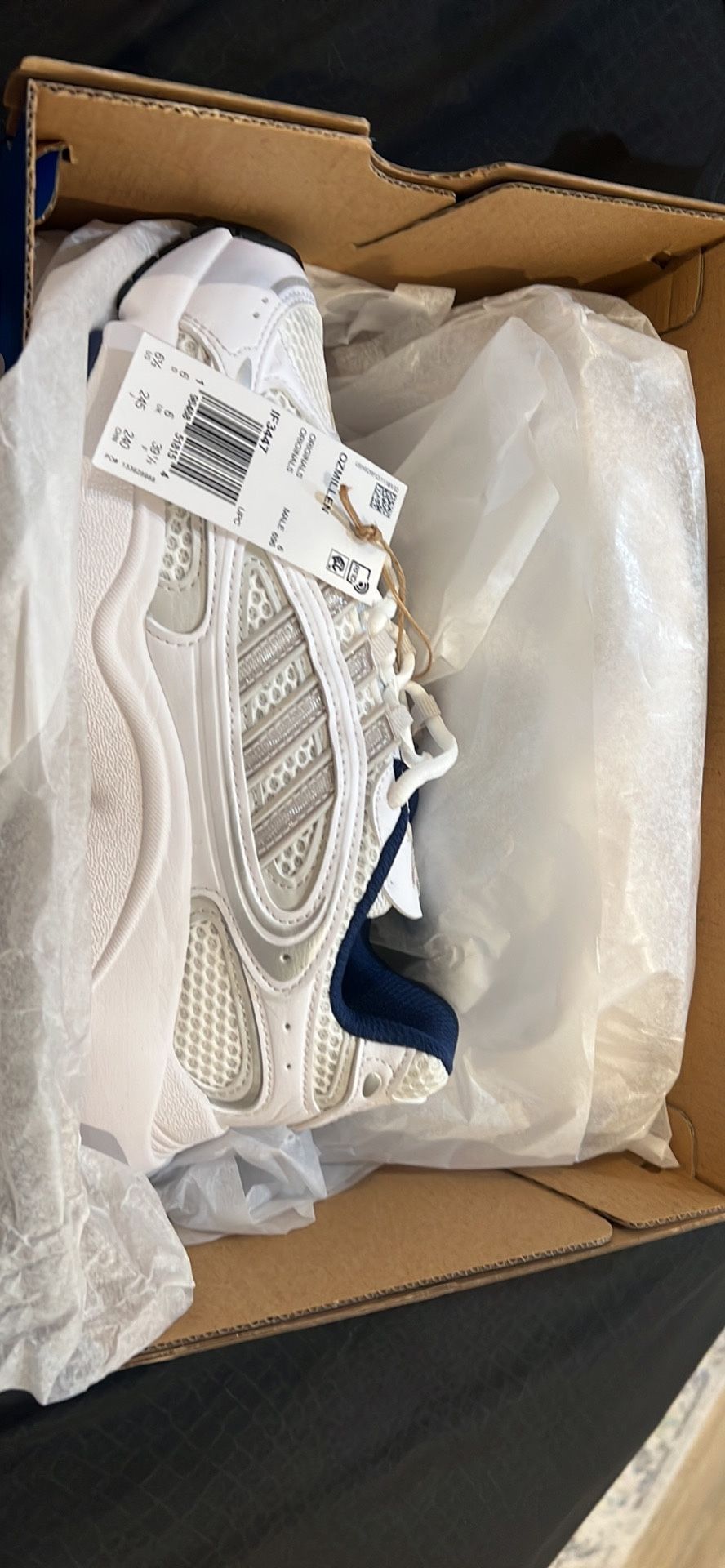 Adidas Athletic Shoes Size 7.5 Women's Men's shoes Adidas Athletic Shoes Size 7.5 Women's Men's shoes