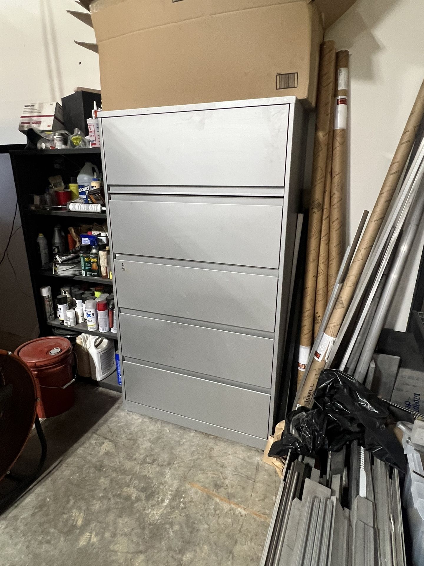 File Cabinet W Plastic Materials