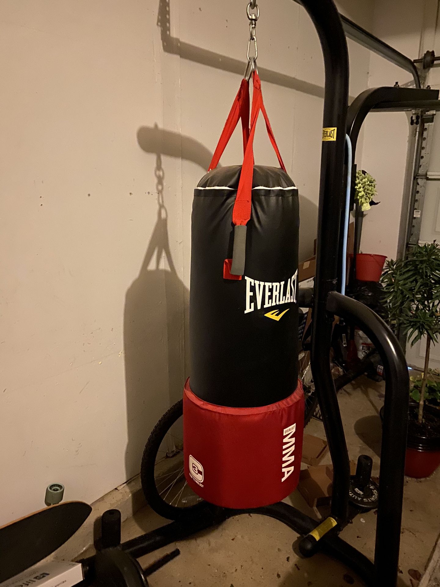 MMA EVERLAST PUNCHING BAG SET WITH STAND