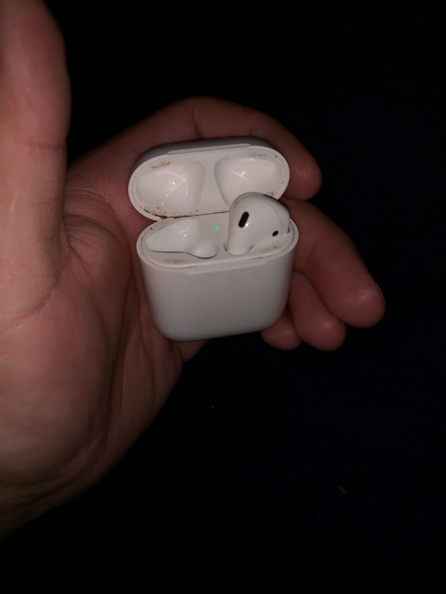 Airpods(only one earbud)