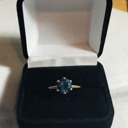 10k GOLD AND ROUND CUT APATITE STONE RING