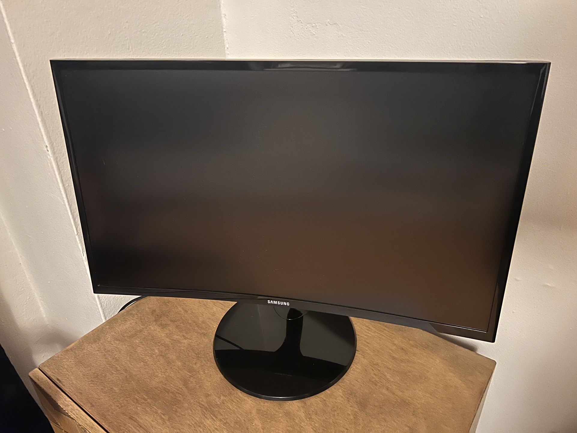 Samsung Curved Monitor 27”